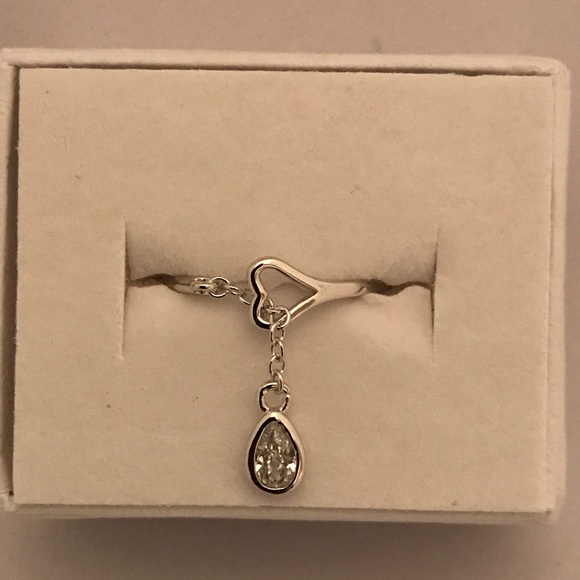 Sterling Silver Tear Drop/Heart Ring - Picture 5 of 6